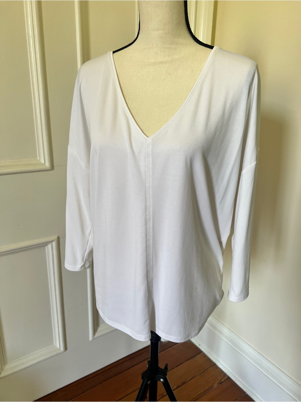 White House Black Market white 3/4 sleeve | size L